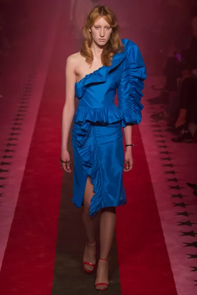 Look 14